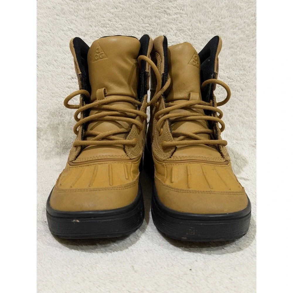 Nike Woodside 2 ACG Boot Wheat/Black Size 4 Youth Kids Waterproof School Recess